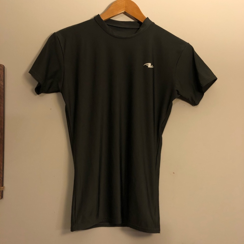 ✅SOLD! Boys Athletic Shirts Bundle - Picture 6 of 9